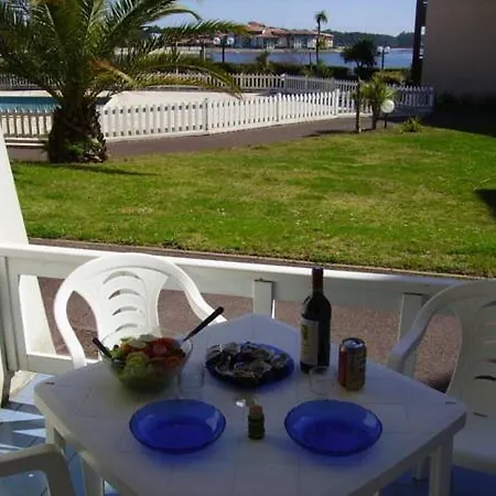 à Côté Marin De Port D'albret